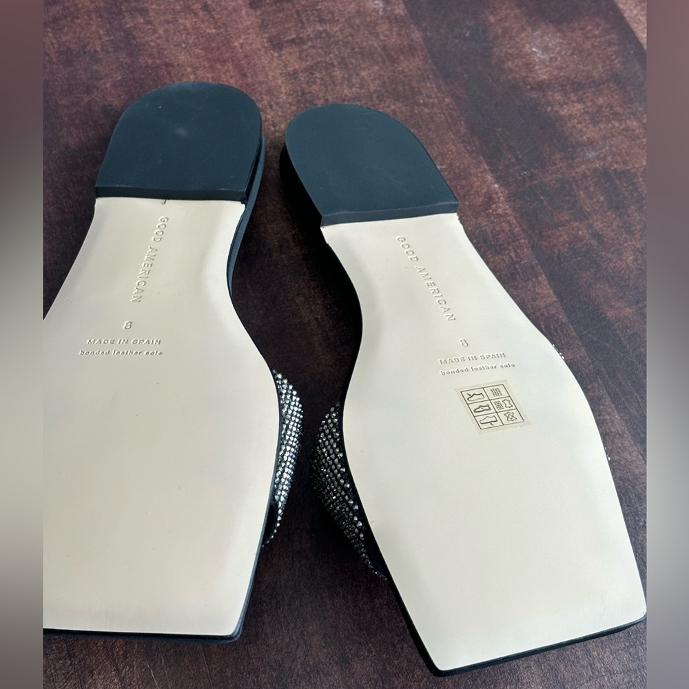 Good American Crystal Crush Standout Slide
Sandal - Picture 13 of 13